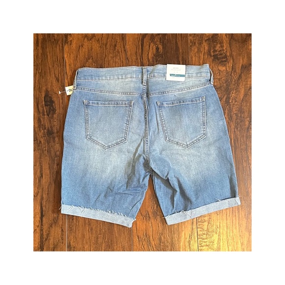 Old Navy Bermuda Shorts - Picture 5 of 5